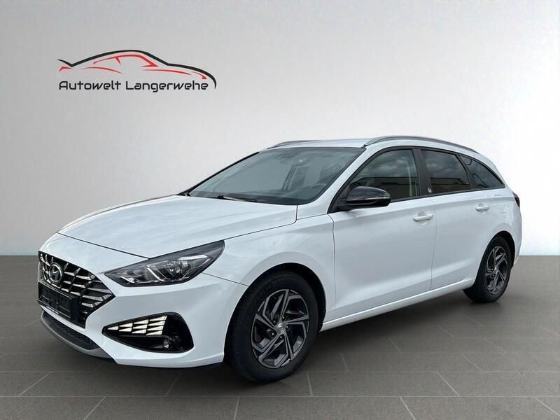 Weiß Gebraucht 2022 Hyundai i30 Edition Kombi | 17.999 € (Fairer Preis) - Bild 1/4