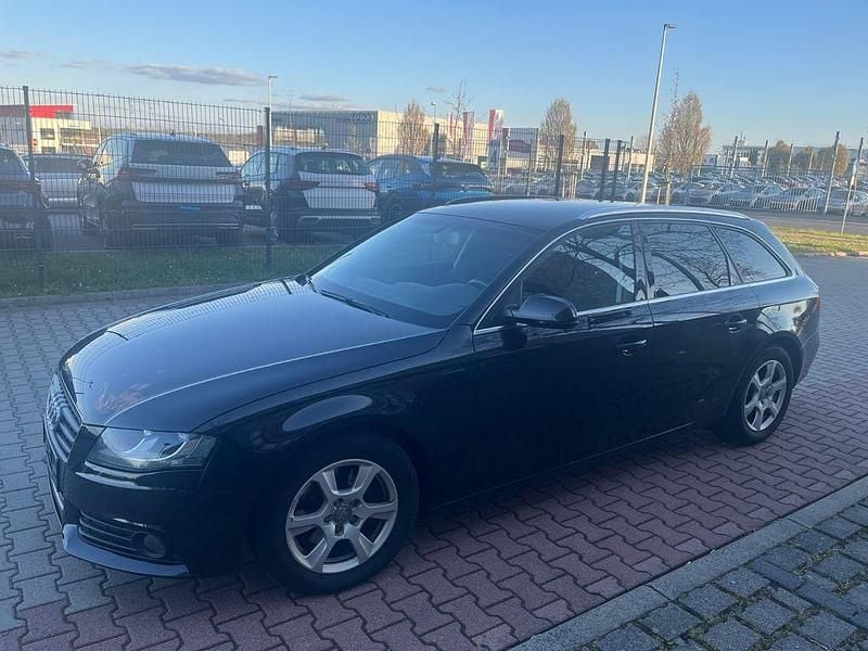 Gebraucht Audi A4 Attraction 136 PS (100 kW) 2011 Schwarz Kombi