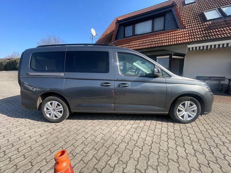 Gebraucht VW Caddy Maxi 122 PS (89 kW) 2022 Grau Van / Kleinbus