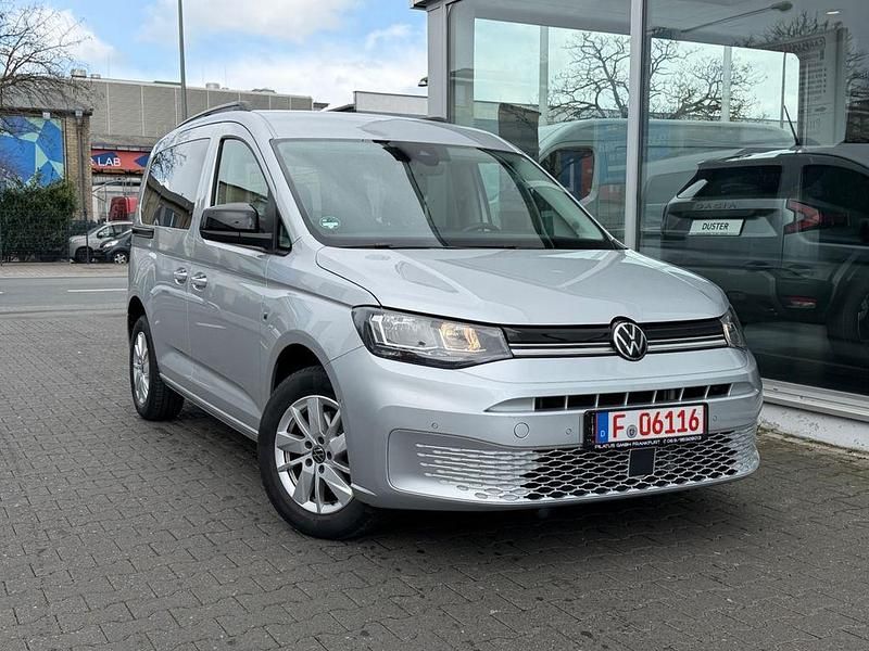 Gebraucht VW Caddy Life 122 PS (89 kW) 2023 Silber Van / Kleinbus