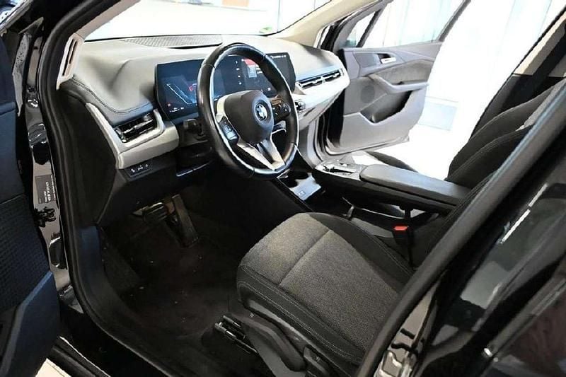 Gebraucht BMW 220 170 PS (125 kW) 2023 Schwarz Van / Kleinbus