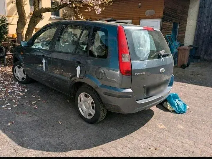 Gebraucht Ford Fusion 68 PS (50 kW) 2004 Blau Kleinwagen