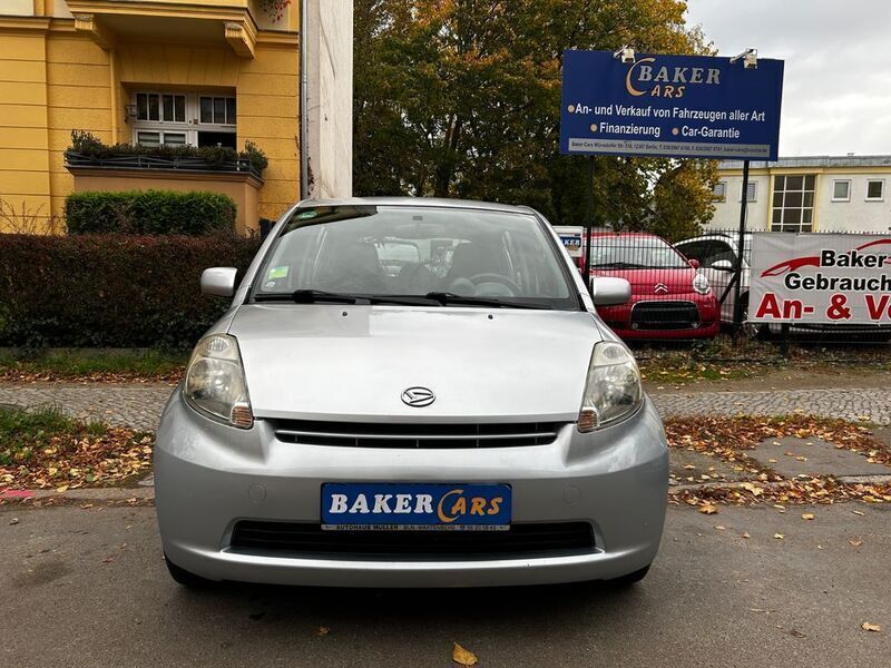 Silber Gebraucht 2007 Daihatsu Sirion Kleinwagen | 2.490 € (Fairer Preis) - Bild 1/4