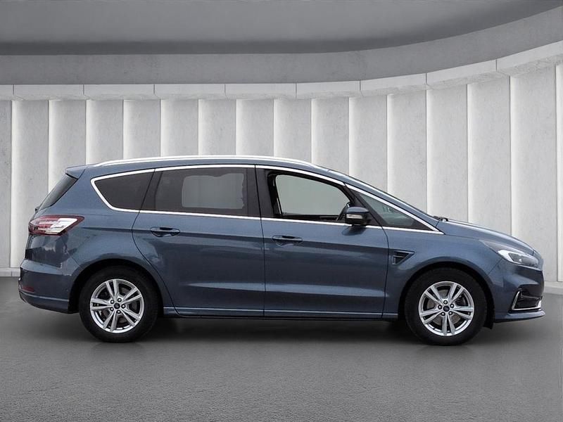 Gebraucht Ford S-MAX Titanium 150 PS (110 kW) 2022 Blau Van / Kleinbus