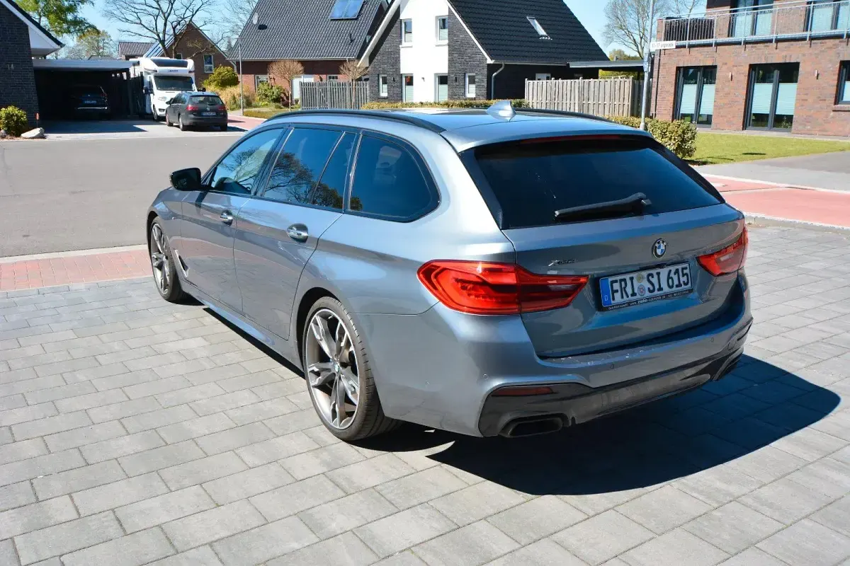 Używany BMW M550 Shadowline 400 KM (294 kW) 2018 Niebieski Sedan/Limuzyna