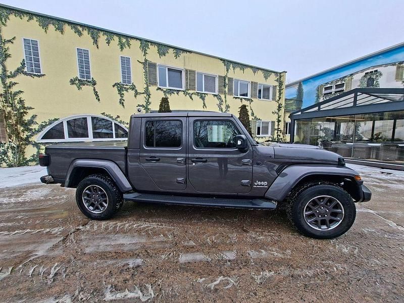 Gebraucht Jeep Gladiator Overland 264 PS (194 kW) 2021 Grau Pickup