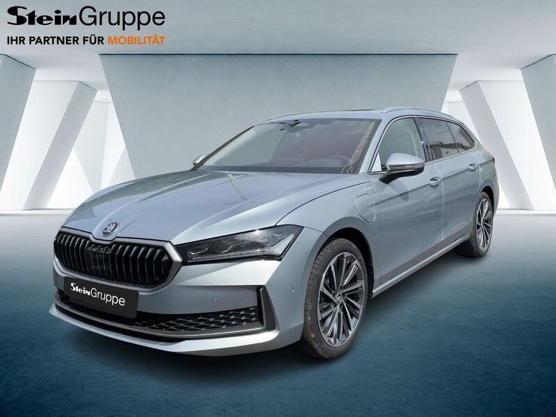 Silber Neu 2025 Skoda Superb LAURIN & KLEMENT Kombi | 62.389 € - Bild 1/4