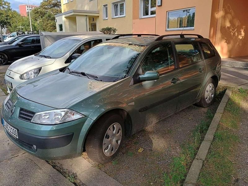 Grün Gebraucht 2003 Renault Mégane GrandTour Authentique Kombi | 3.300 € (Etwas zu teuer) - Bild 1/4