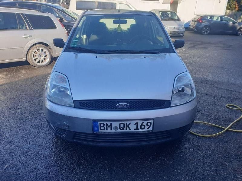 Silber Gebraucht 2004 Ford Fiesta Viva Kleinwagen | 799 € (Guter Preis) - Bild 1/4