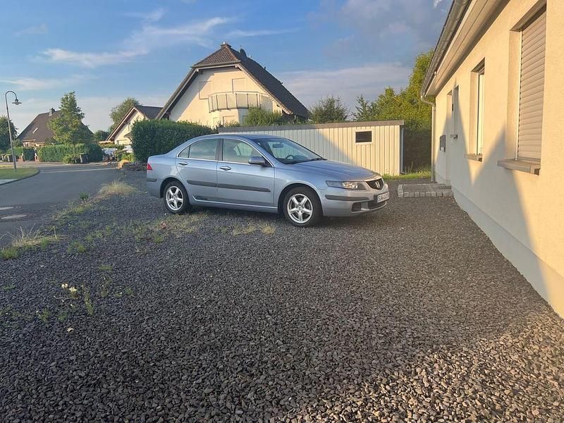 Blau Gebraucht 2004 Honda Accord Sport Limousine | 7.499 € (Teuer) - Bild 1/4