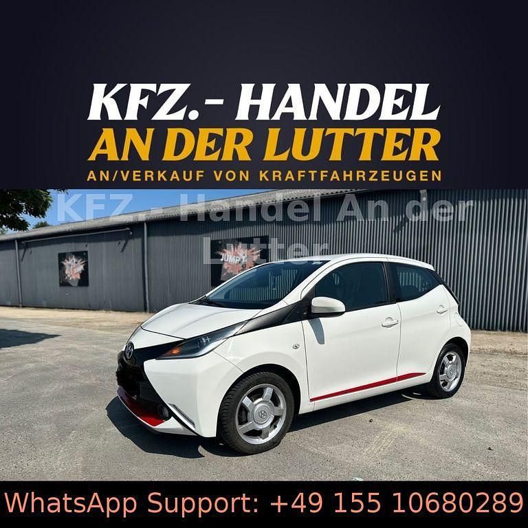 Weiß Gebraucht 2015 Toyota Aygo X-play Kleinwagen | 6.790 € (Guter Preis) - Bild 1/4