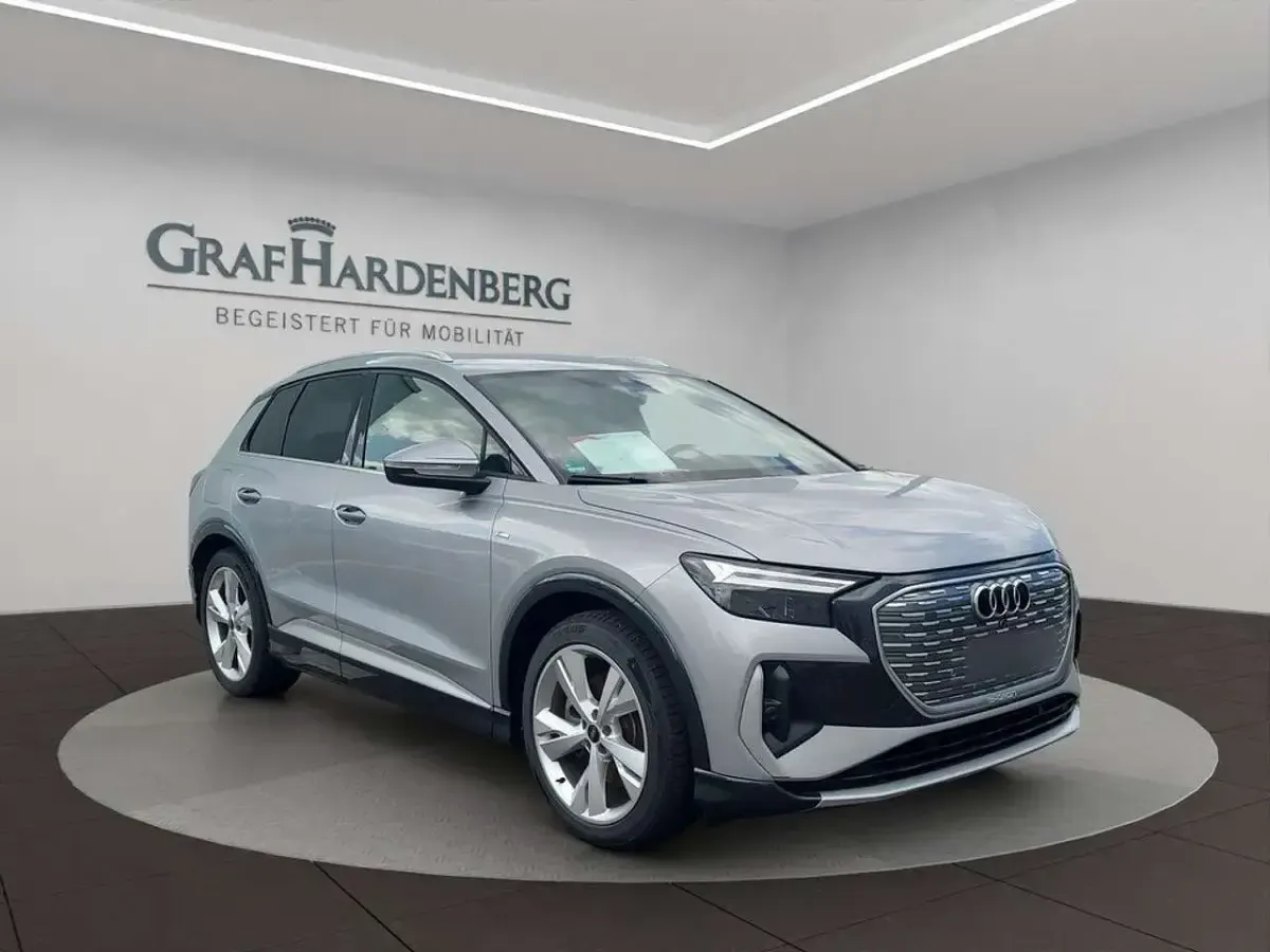 Gebraucht Audi Q4 e-tron Ambiente 219 kW (299 PS) 2023 Florettsilber metallic SUV