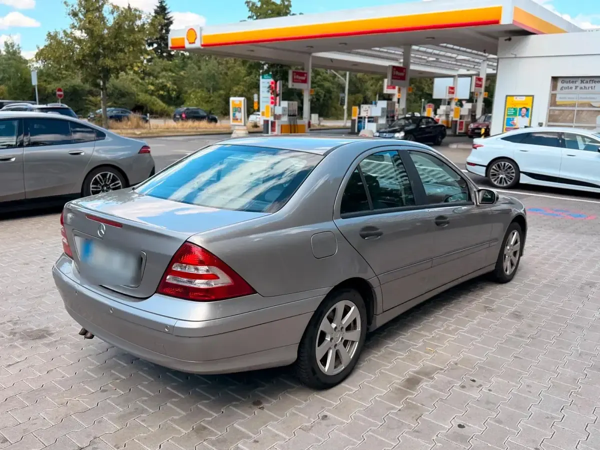 Gebraucht Mercedes C180 143 PS (105 kW) 2005 Limousine