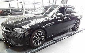 Schwarz Gebraucht 2022 Mercedes C220 Avantgarde Kombi | 25.799 € (Fairer Preis) - Bild 1/4