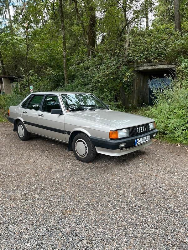 Grau Gebraucht 1986 Audi 80 Limousine | 6.999 € - Bild 1/4