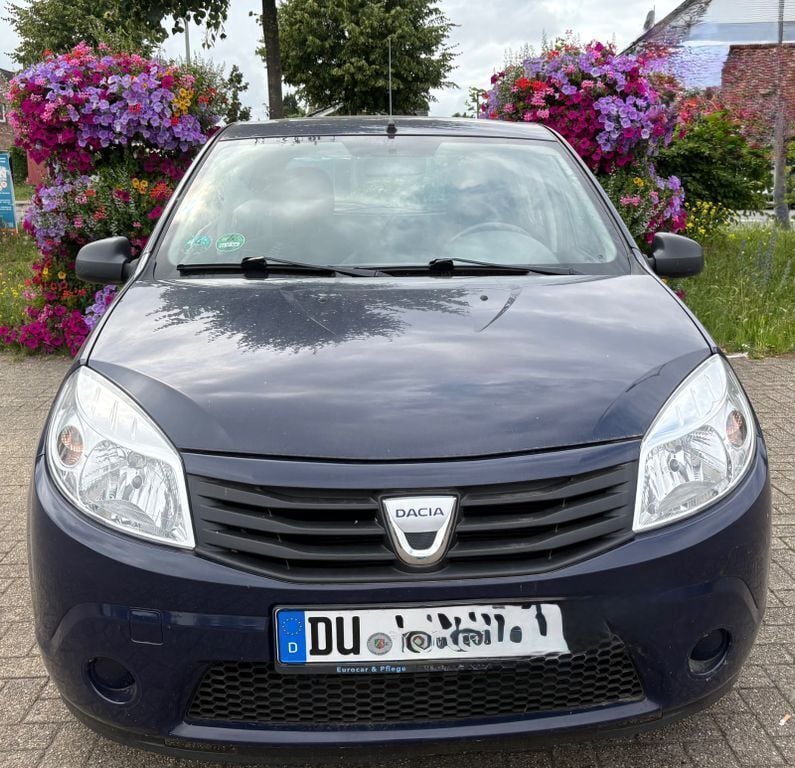 Schwarz Gebraucht 2011 Dacia Sandero Ambiance Kleinwagen | 2.990 € (Fairer Preis) - Bild 1/4