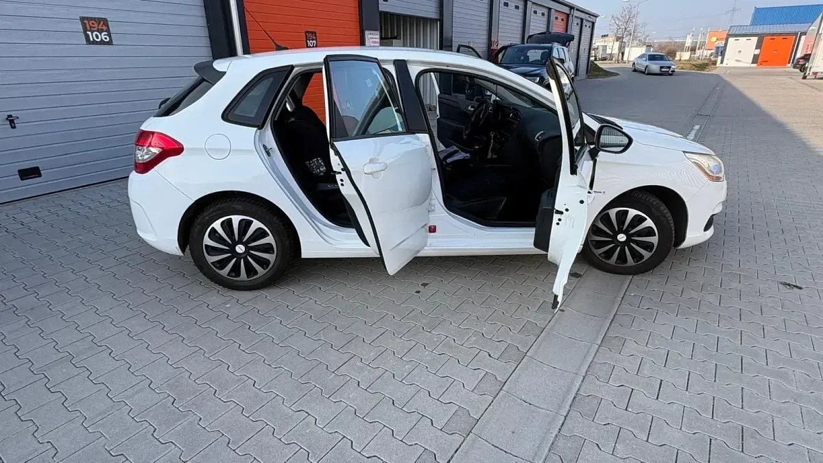 Gebraucht Citroën C4 110 PS (80 kW) 2012 Weiß Kleinwagen