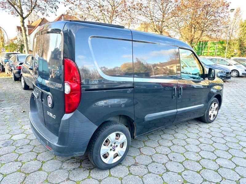 Gebraucht Fiat Doblò 90 PS (66 kW) 2012 Schwarz Van / Kleinbus
