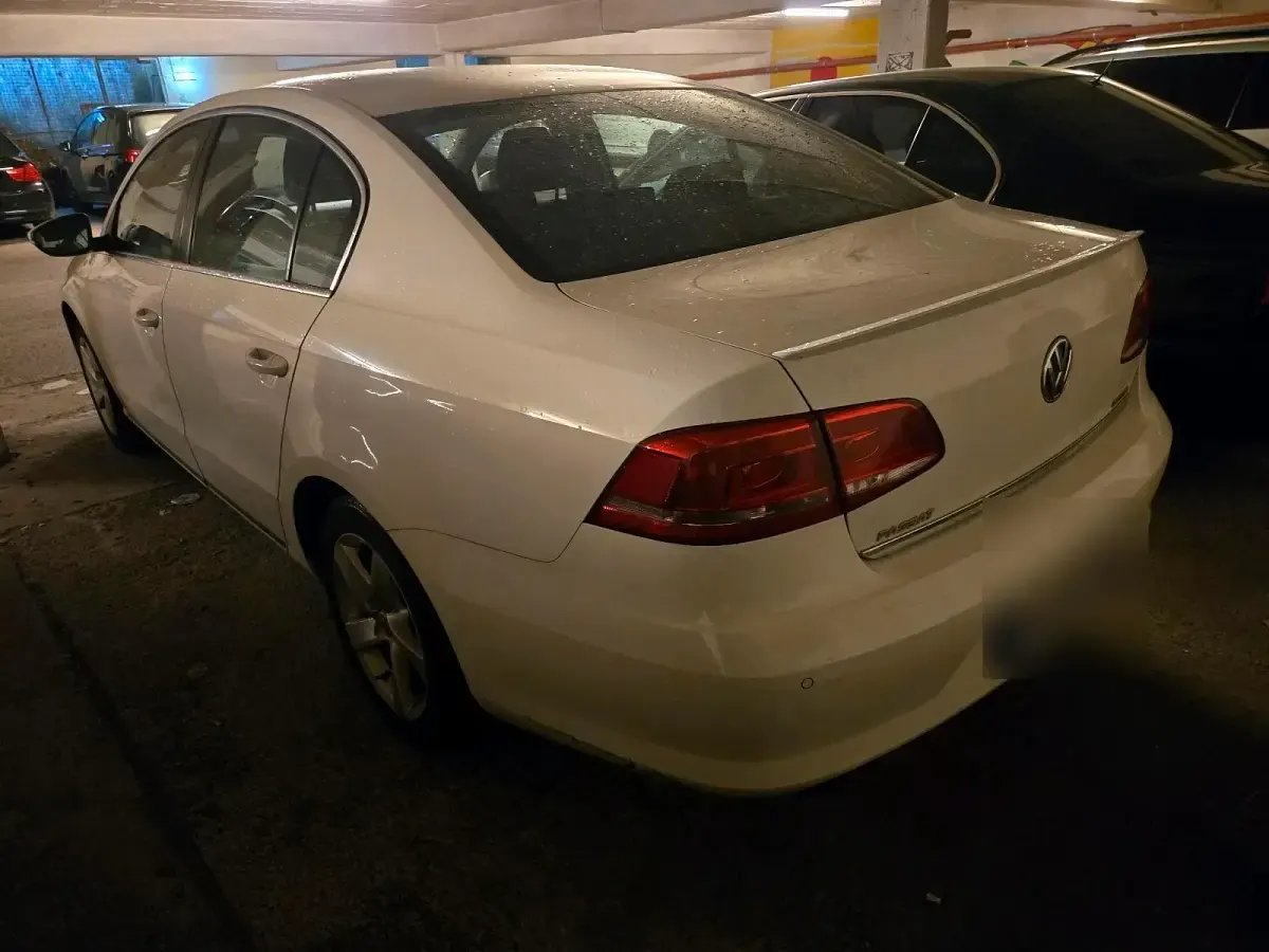Gebraucht VW Passat 105 PS (77 kW) 2012 Weiß Limousine