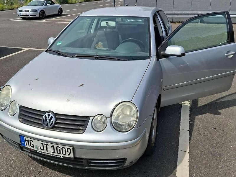 Gebraucht VW Polo 64 PS (47 kW) 2004 Grau Limousine