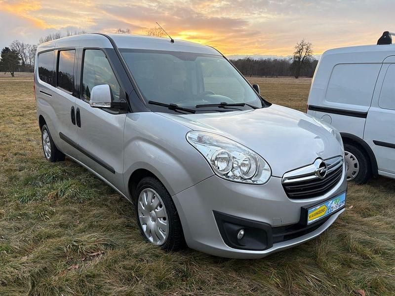 Gebraucht Opel Combo Edition 95 PS (69 kW) 2016 Silber Van / Kleinbus