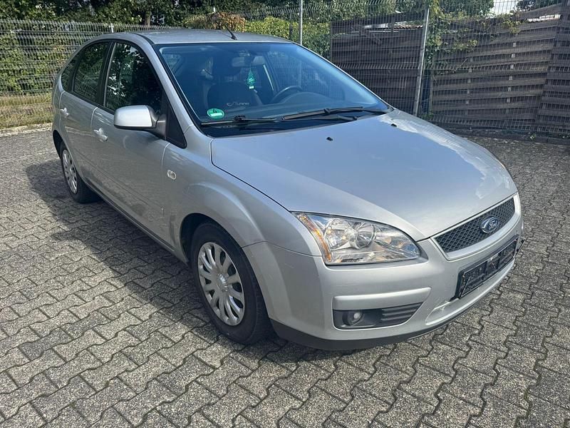 Silber Gebraucht 2008 Ford Focus Limousine | 2.400 € (Fairer Preis) - Bild 1/4