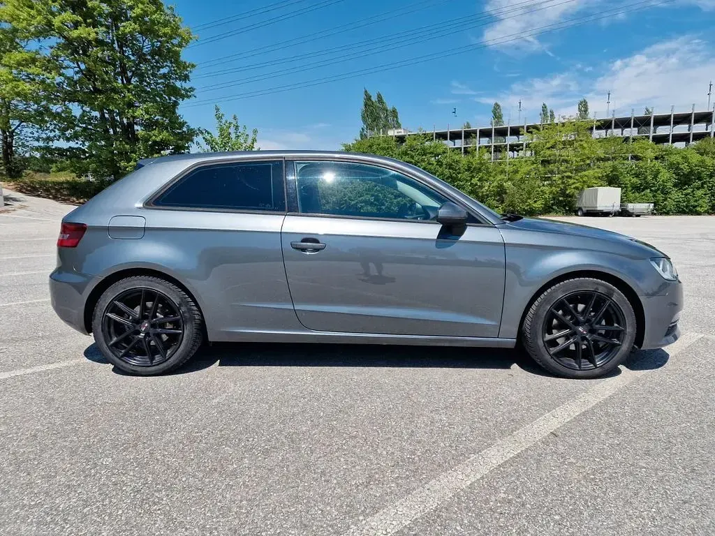 Gebraucht Audi A3 Ambition 150 PS (110 kW) 2015 Grau Limousine