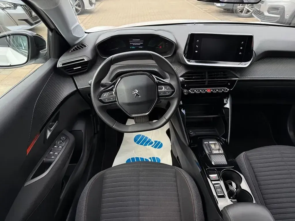 Occasion Peugeot e-208 Active 100 kW (136 ch) 2023 Blanc Citadine