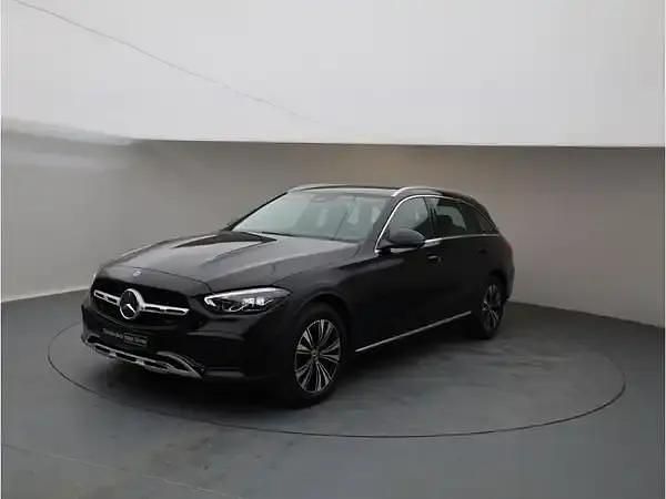 Gebraucht Mercedes C220 197 PS (144 kW) 2024 Unilack schwarz Limousine