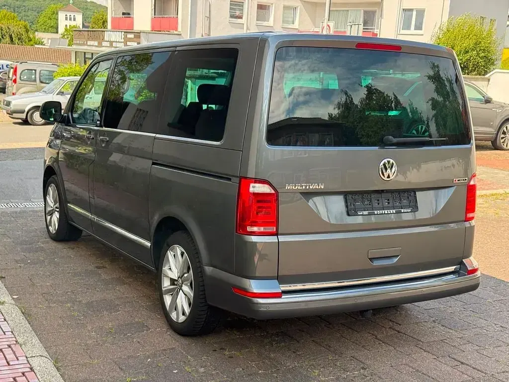 Gebraucht VW Multivan Generation Six 199 PS (146 kW) 2019 Grau Van / Kleinbus