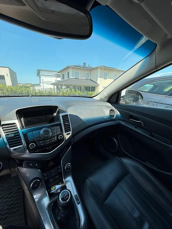 Gebraucht Chevrolet Cruze 163 PS (119 kW) 2012 Weiß Kombi