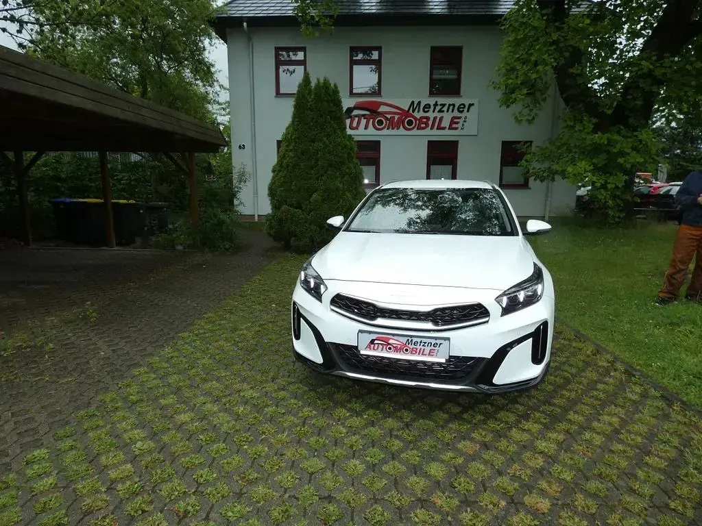 Używany Kia XCeed 140 KM (102 kW) 2025 Biały SUV