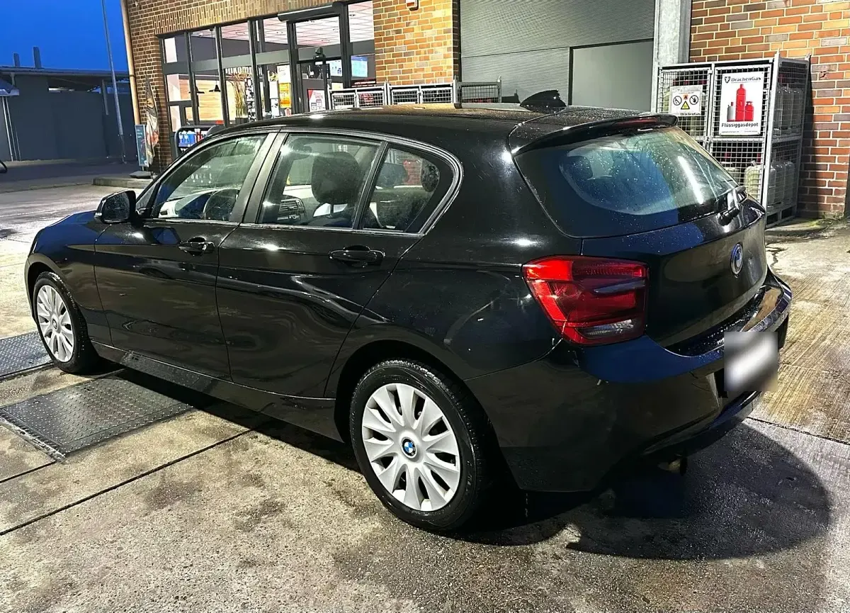 Gebraucht BMW 114 102 PS (75 kW) 2012 Schwarz Kleinwagen