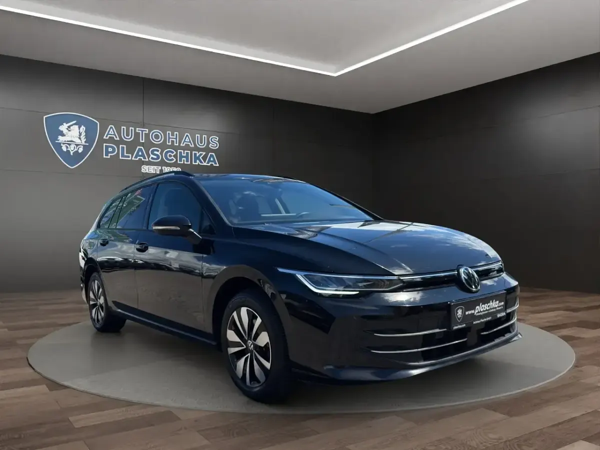 Gebraucht VW Golf VIII Goal 150 PS (110 kW) 2024 Grenadillschwarz Kombi