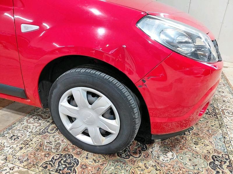 Gebraucht Dacia Sandero 80 PS (58 kW) 2009 Rot Limousine