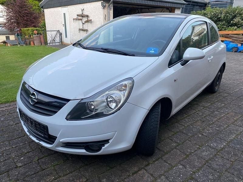 Weiß Gebraucht 2009 Opel Corsa Edition Limousine | 950 € (Superpreis) - Bild 1/4