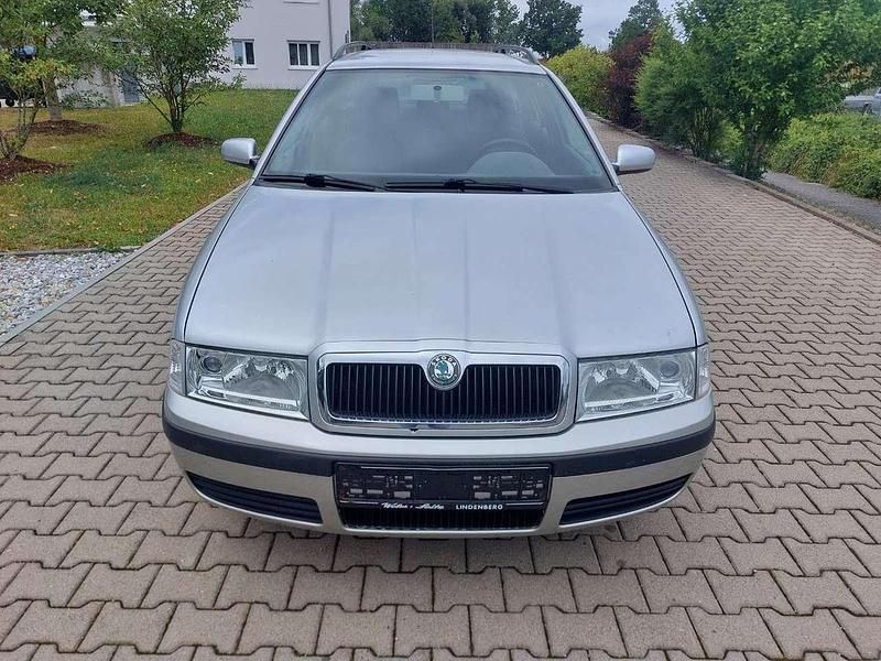 Gebraucht Skoda Octavia Ambiente 101 PS (74 kW) 2005 Diamantsilber met. Kombi
