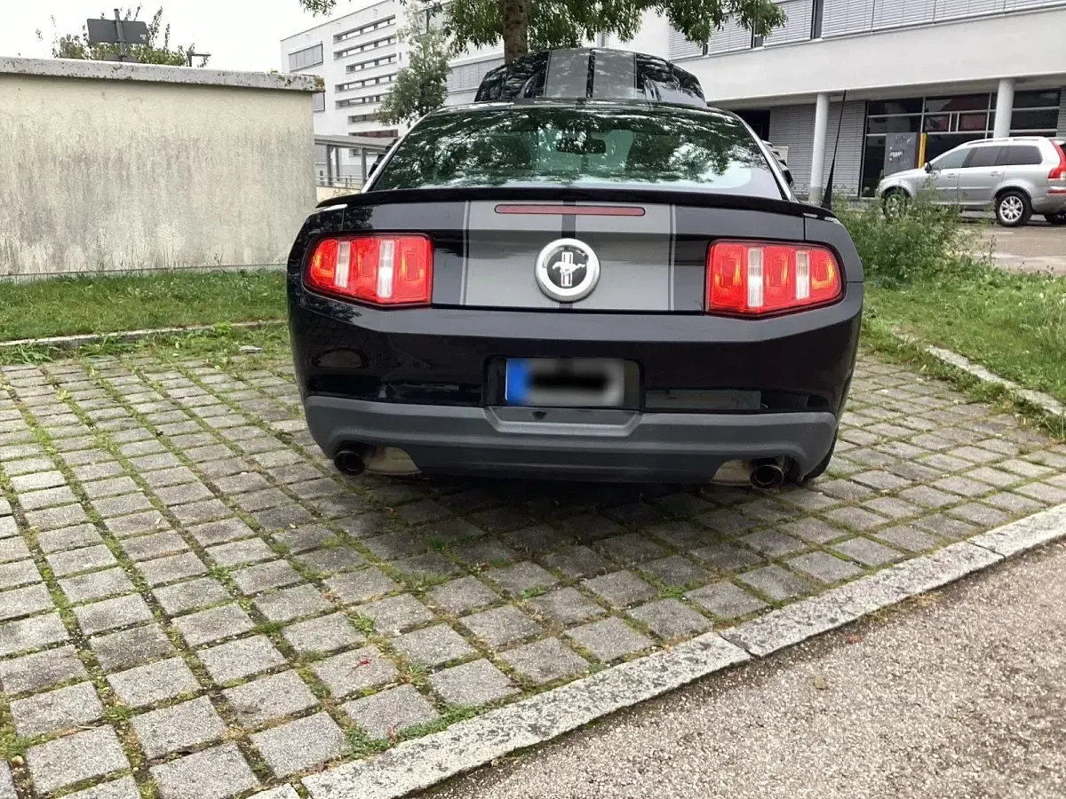 Gebraucht Ford Mustang 420 PS (308 kW) 2011 Schwarz Coupé