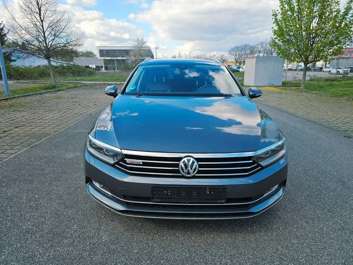 Gebraucht VW Passat Highline 239 PS (175 kW) 2015 Grau Kombi