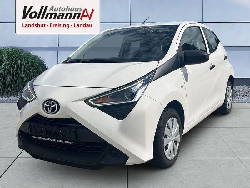 Weiß Gebraucht 2021 Toyota Aygo Kleinwagen | 7.900 € (Fairer Preis) - Bild 1/4
