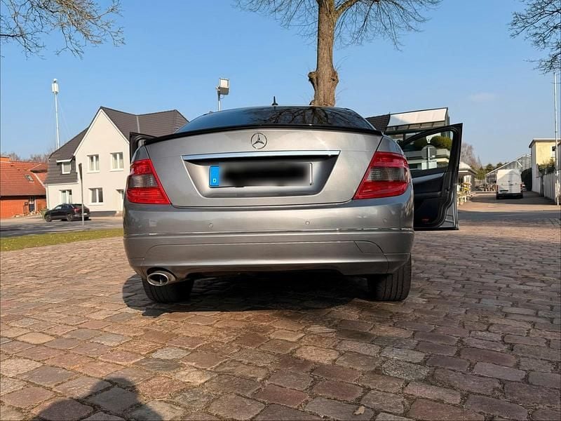 Gebraucht Mercedes C220 170 PS (125 kW) 2009 Grau Limousine