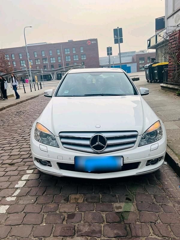 Gebraucht Mercedes C200 184 PS (135 kW) 2009 Weiß Limousine