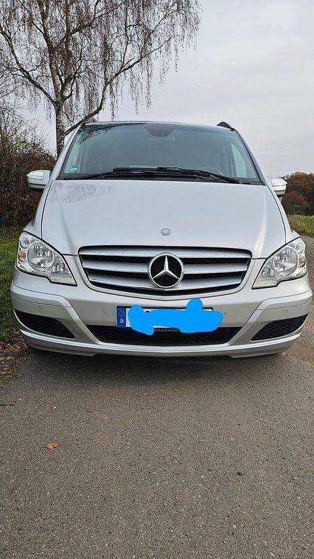 Silber Gebraucht 2014 Mercedes Viano Edition Van / Kleinbus | 17.350 € (Guter Preis) - Bild 1/4
