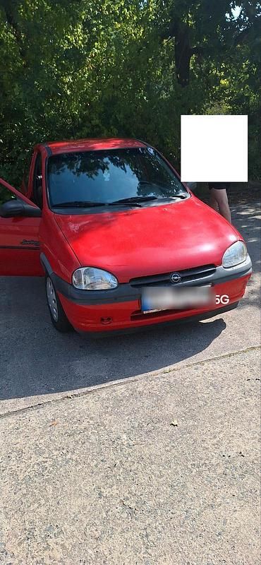 Rot Gebraucht 1996 Opel Corsa Kleinwagen | 600 € (Guter Preis) - Bild 1/4