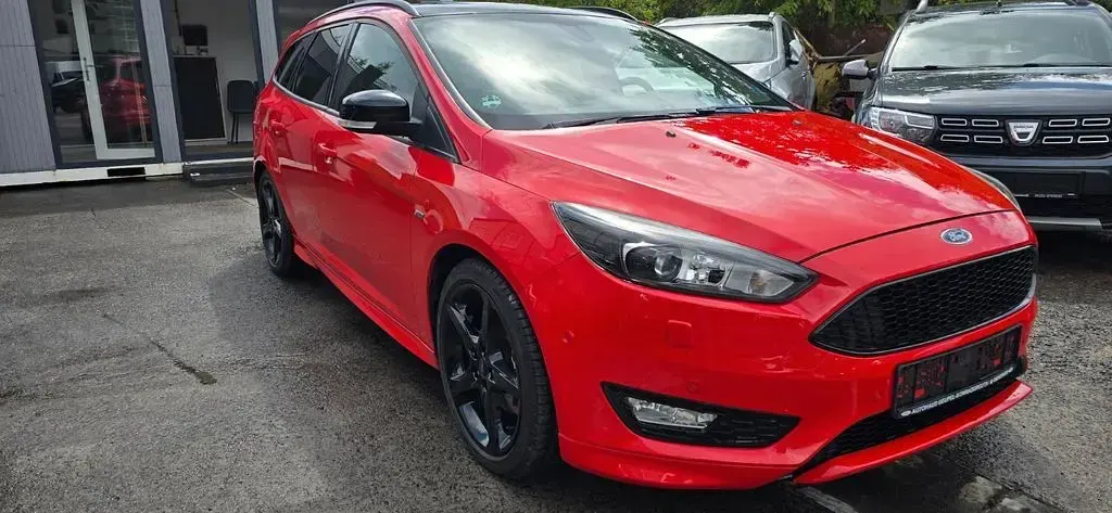 Gebraucht Ford Focus ST-Line 150 PS (110 kW) 2017 Rot Limousine