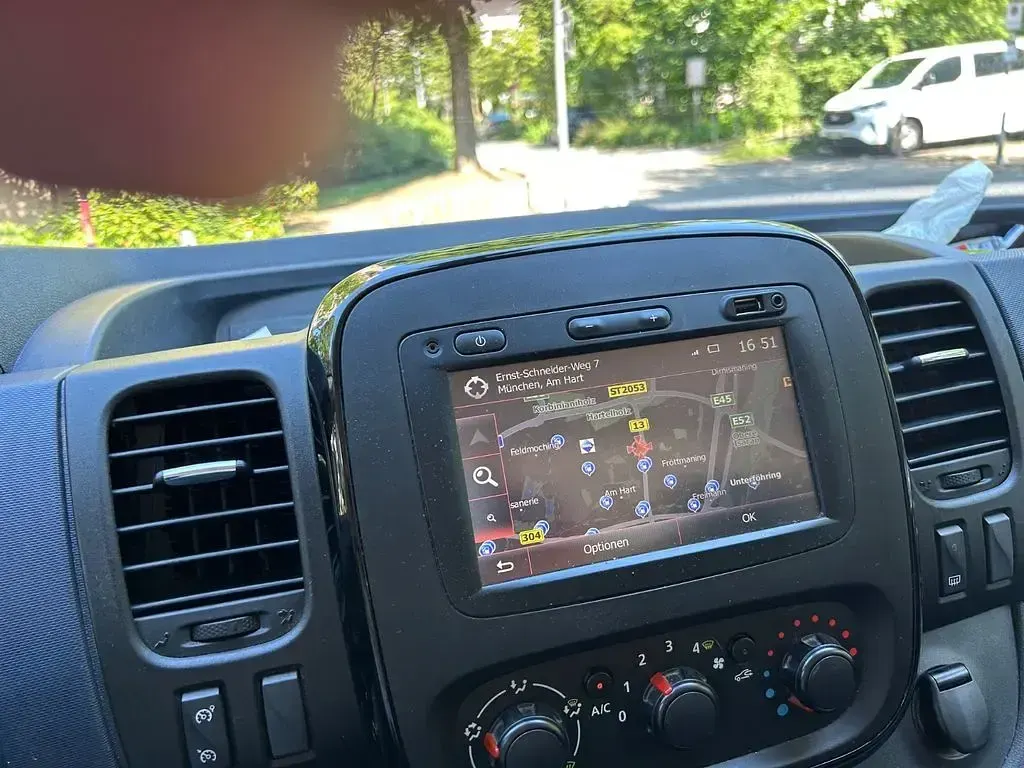 Gebraucht Opel Vivaro 120 PS (88 kW) 2017 Weiß Van / Kleinbus