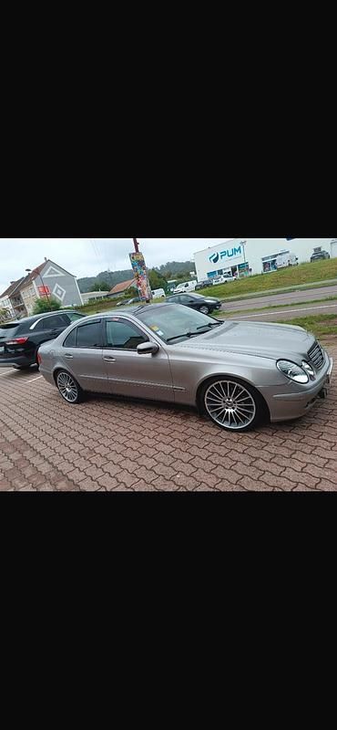 Gebraucht Mercedes E200 122 PS (89 kW) 2003 Beige Limousine