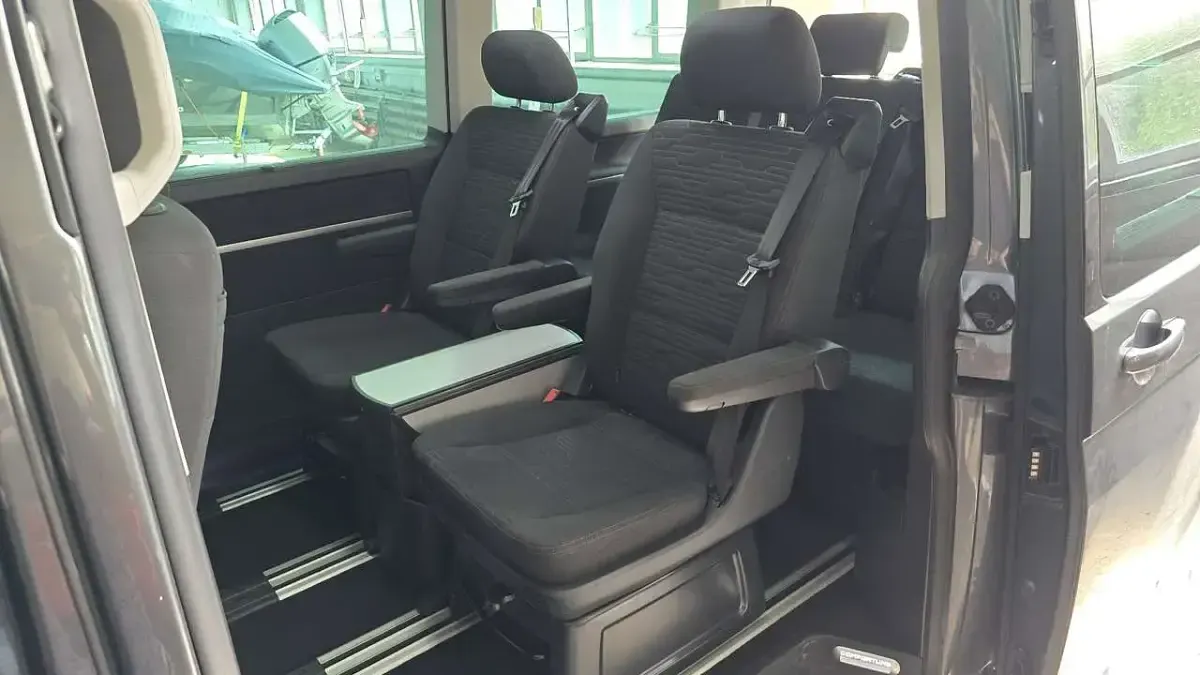 Gebraucht VW Multivan Comfortline 150 PS (110 kW) 2021 Van / Kleinbus
