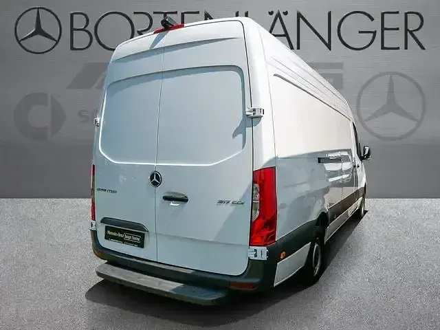 Gebraucht Mercedes Sprinter 170 PS (125 kW) 2025 Weiß Van