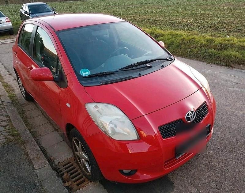 Gebraucht Toyota Yaris 68 PS (50 kW) 2008 Rot Kleinwagen